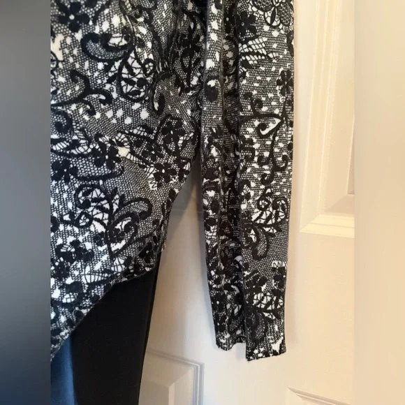 Ladies cardigan lace look by East 5th (XL) accessory’s don’t  come with … - Picture 5 of 8